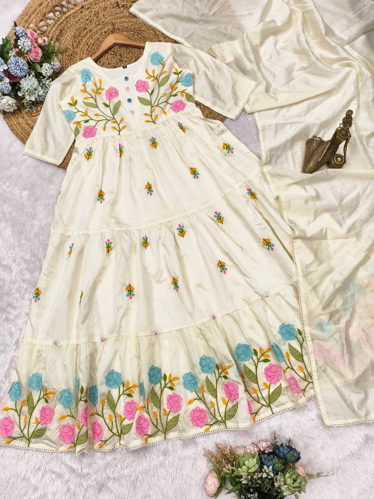 Elegant Chanderi Embroidered Ethnic Ensemble for Festive Formal Occasions Wear